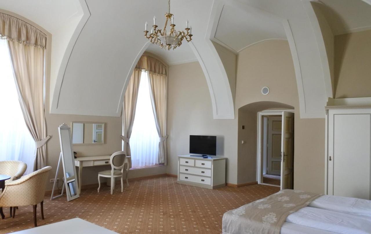 Hotel Gino Park Palace Považská Bystrica Buitenkant foto