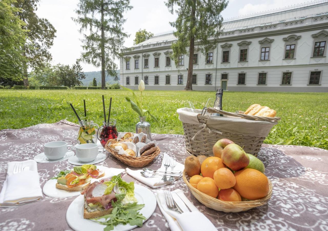 Hotel Gino Park Palace Považská Bystrica Buitenkant foto