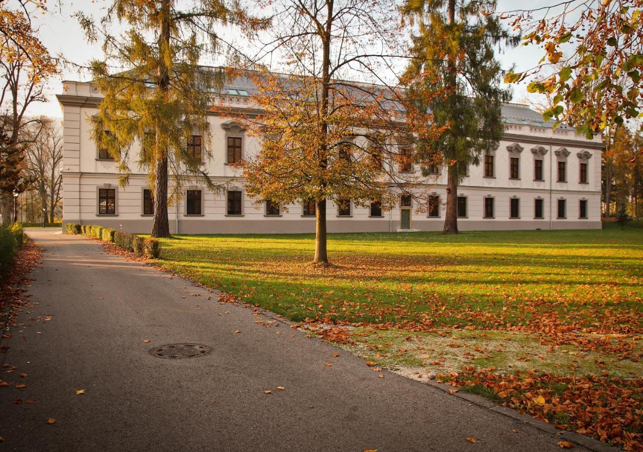 Hotel Gino Park Palace Považská Bystrica Buitenkant foto