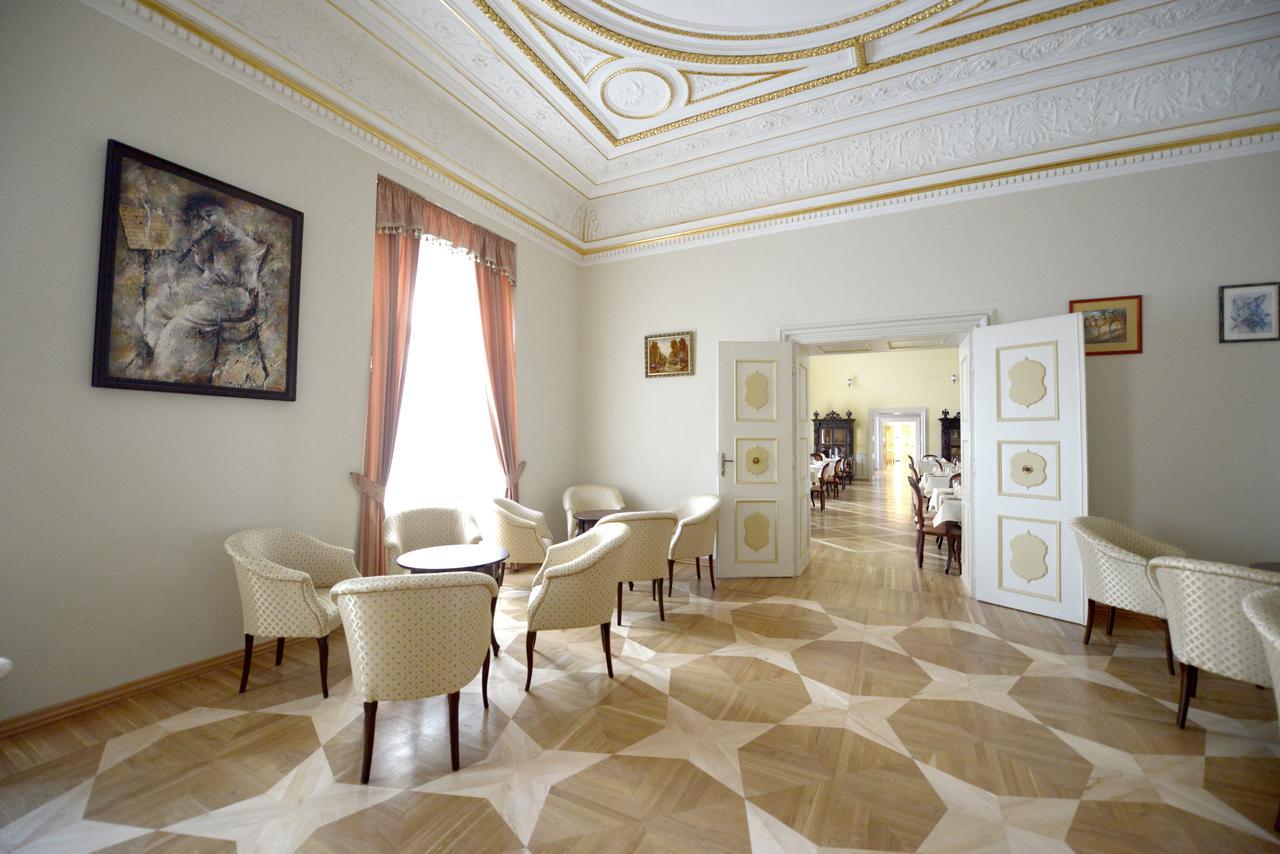 Hotel Gino Park Palace Považská Bystrica Buitenkant foto