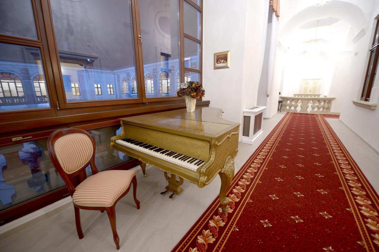 Hotel Gino Park Palace Považská Bystrica Buitenkant foto