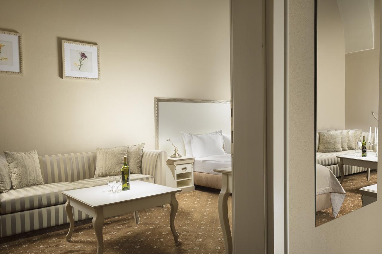 Hotel Gino Park Palace Považská Bystrica Buitenkant foto